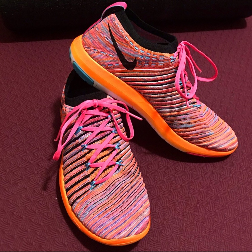 Nike Free Transform Flyknit